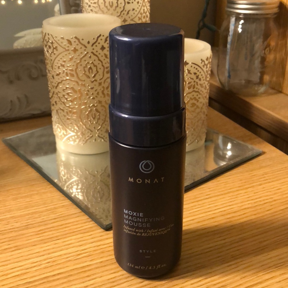Monat Magnifying Mousse